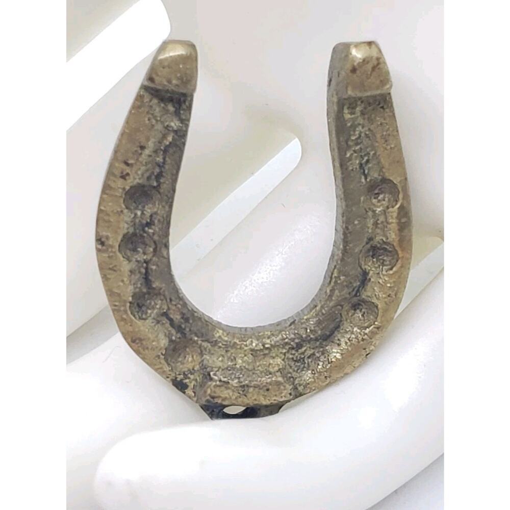 Vintage WW2 Era British Soldiers Good Luck Lucky Horse Shoe Pendant Cast Iron - Picture 1 of 7